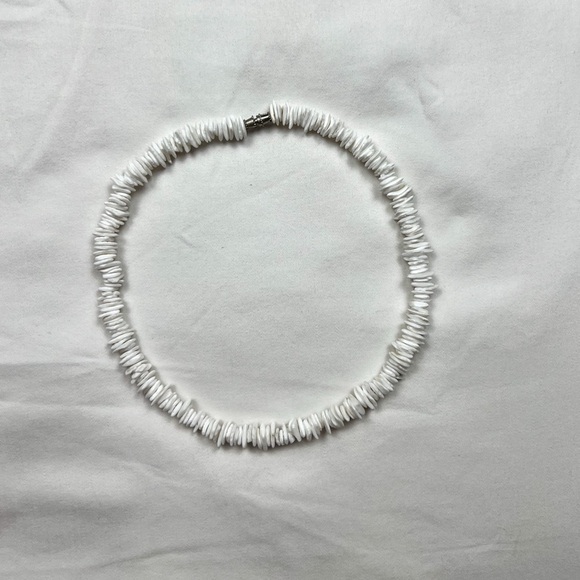 Y2K Puka Shell Choker Necklace - Picture 2 of 5